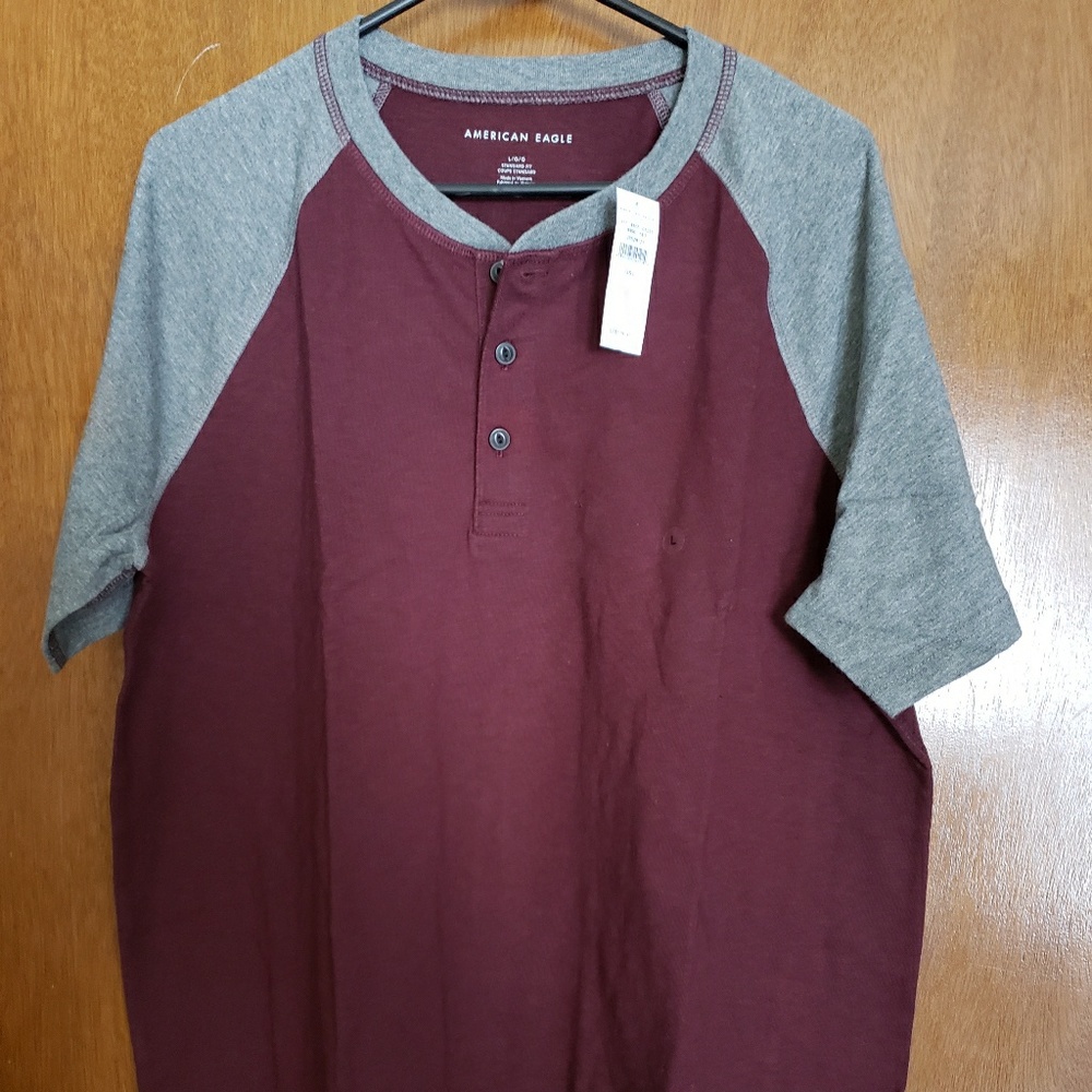American Eagle Tshirt